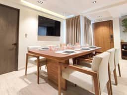 101 Contemporary · 5-Star Location Contemporary Comfy Apt Experience - Image 5