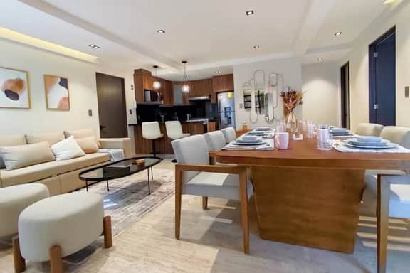 101 Contemporary · 5-Star Location Contemporary Comfy Apt Experience - Image 4