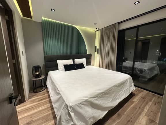 103 - Chic CDMX Haven: Pop Modern Elegance Meets Roma's - Image 4